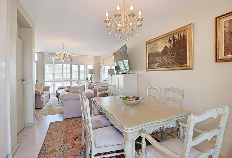1 Bedroom Property for Sale in Bloubergstrand Western Cape